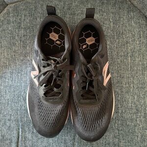 NEW BALANCE SNEAKERS - IN EUC